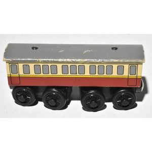 Thomas & Friends Wooden Railway Express Coach Train Tank Engine VGUC RETIRED